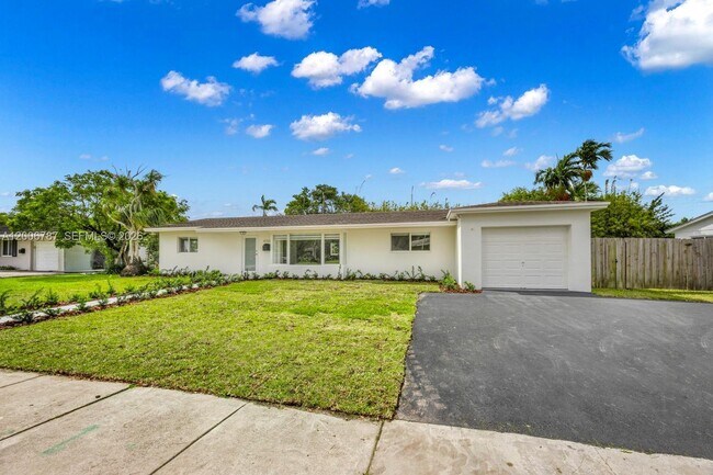 Foto del edificio - 8760 SW 83rd St