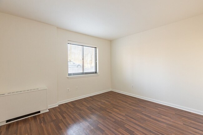 Foto del edificio - Charming garden-level 2-bedroom, 1-bath home