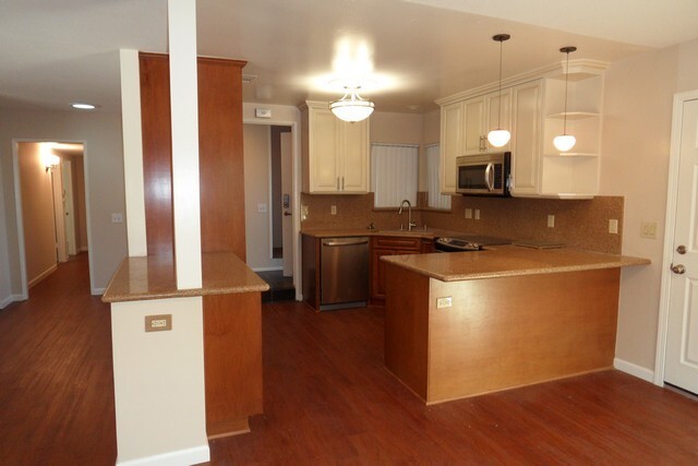 Building Photo - Spacious 6 Bedroom, 3 Bathroom, Single Fam...