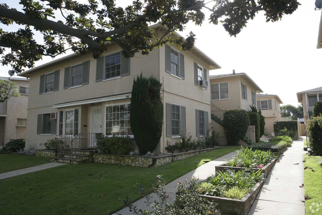 10041006 E Carson St, Long Beach, CA 90807 Apartments in Long Beach