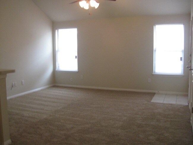 Foto del edificio - 5606 Homestead Rd