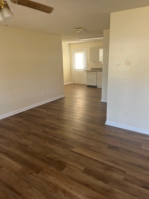 Foto del edificio - 131 Brooke Ln NE