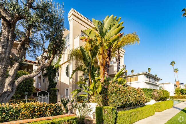 Exterior - 928 19th St