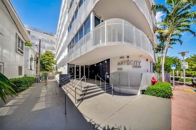 Foto del edificio - 2155 Washington Ct