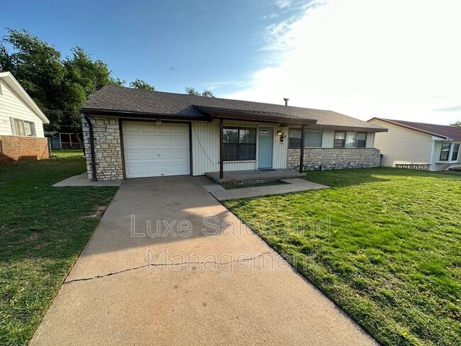 Building Photo - 209 Gill Dr