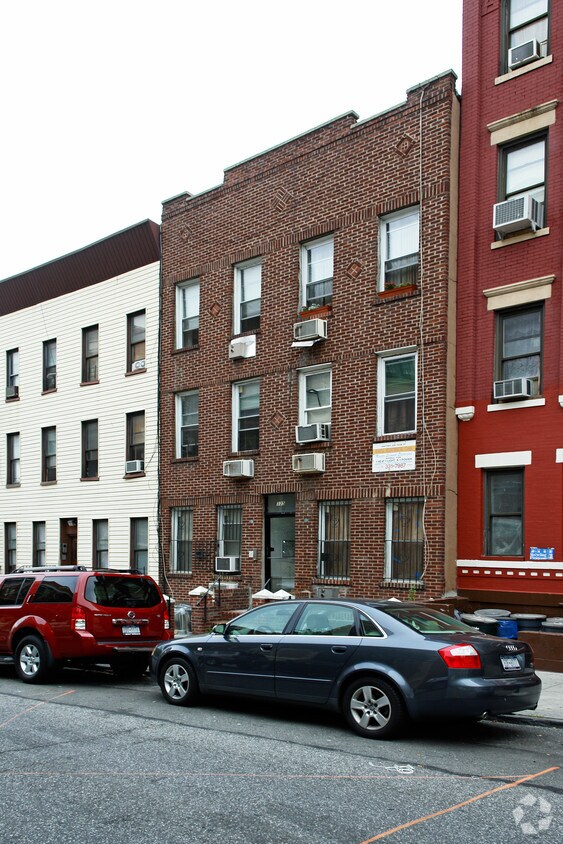 Building Photo - 335 18th St