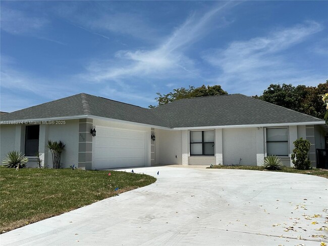 Foto del edificio - 2313 SE Harrington Ave