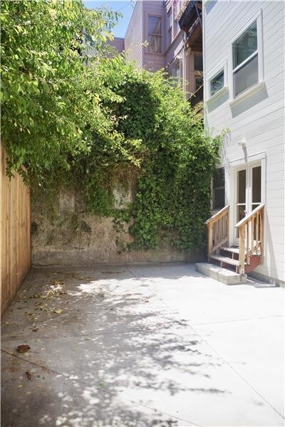 Primary Photo - 871 Grove St