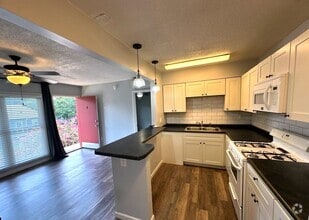 Building Photo - 33 N Rembert St