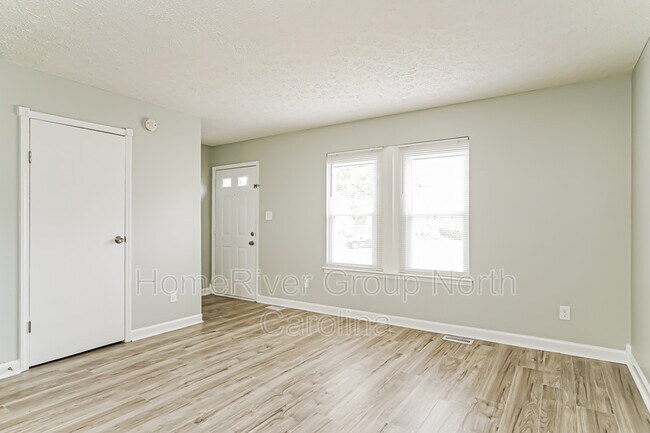 Foto del edificio - 8213 Wynewood Ct