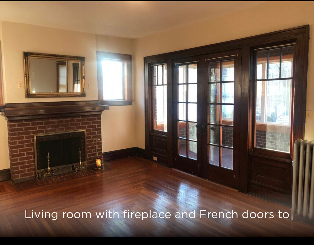 Living room with fireplace - 40 Morgan Pl
