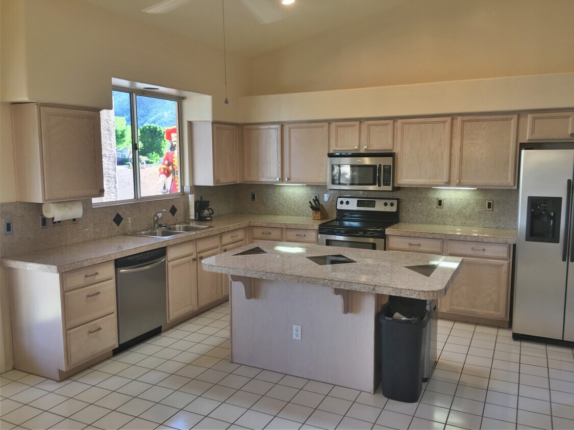 Primary Photo - 5358 W Tonopah Dr