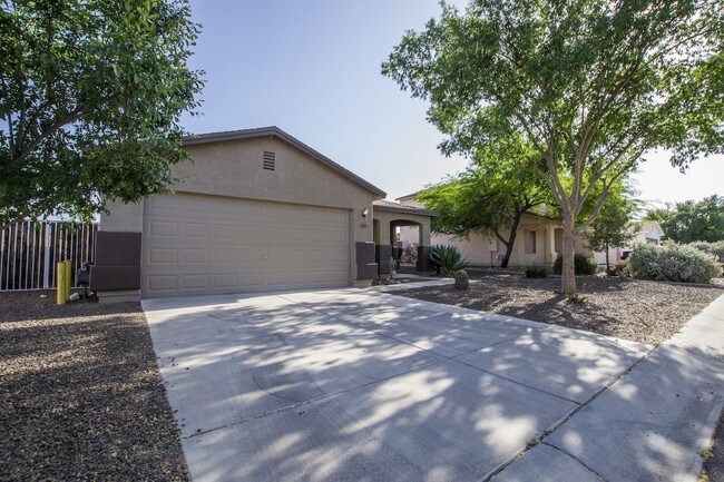 Building Photo - 1057 E Silversmith Trl