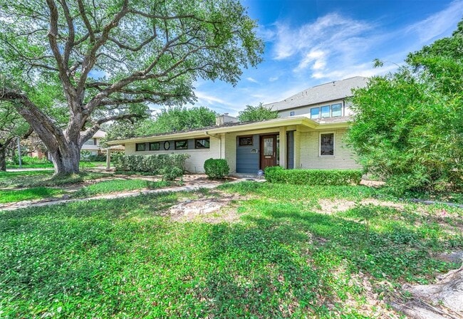 Building Photo - 6825 Bellgreen Dr