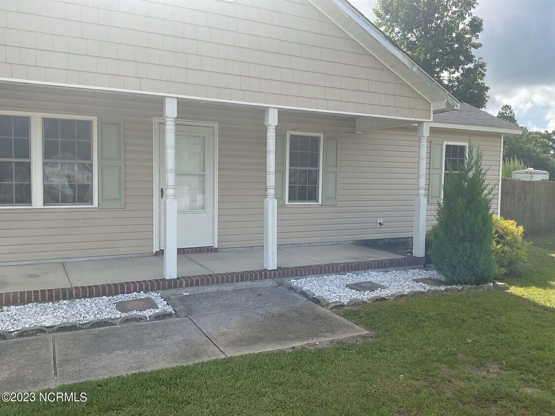 217 Michel Ct, Hubert, NC 28539 House for Rent in Hubert, NC