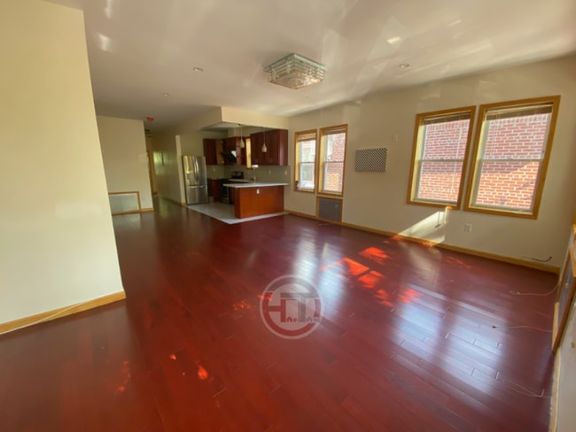 Foto del edificio - 1942 Tomlinson Ave