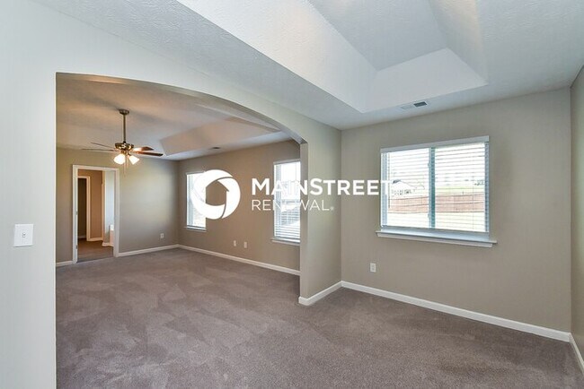 Foto del edificio - 4 Bedroom Pet-Friendly Home in Fairburn, GA with Main Street Renewal