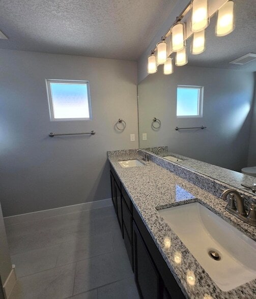 Building Photo - 4022 Silver Springs Road NE