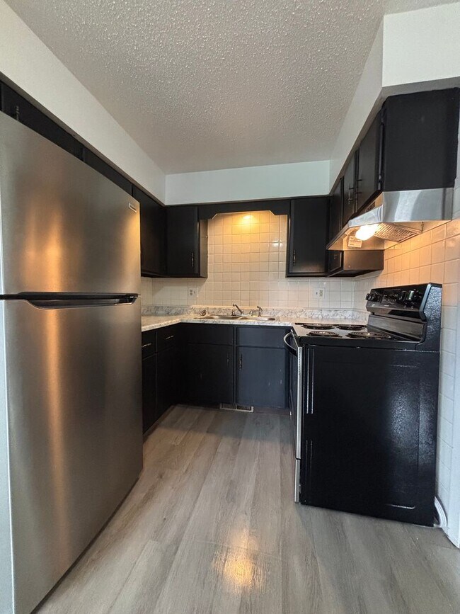 Building Photo - Come see this 1 bedroom 1 bathroom recentl...