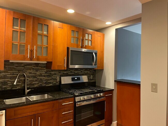 Foto del edificio - 1025 Maxwell Ln