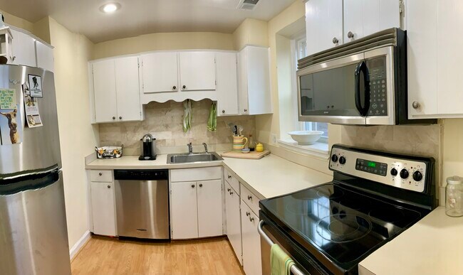 Kitchen 1 - 2834 S Abingdon St