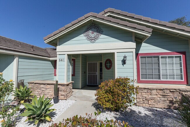 Building Photo - 4 Bedroom 2 Bath single story home near Orchard Park