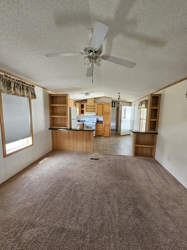 Building Photo - 45 Sunnyfield Dr