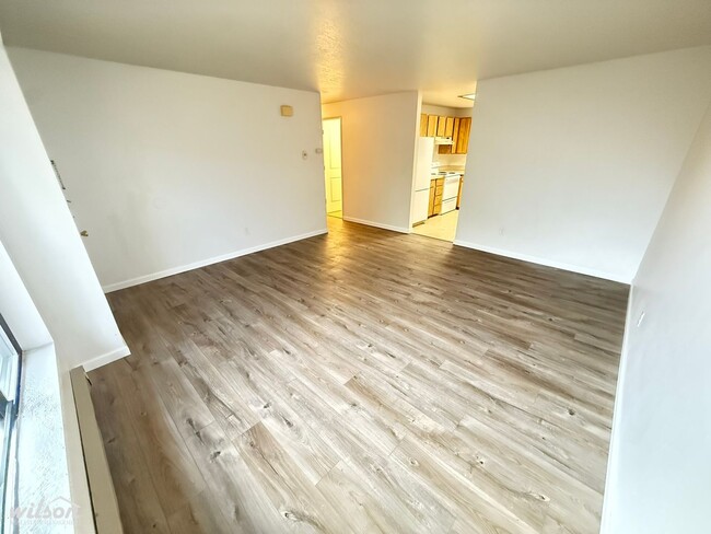 Building Photo - 1206 Voelker Ave