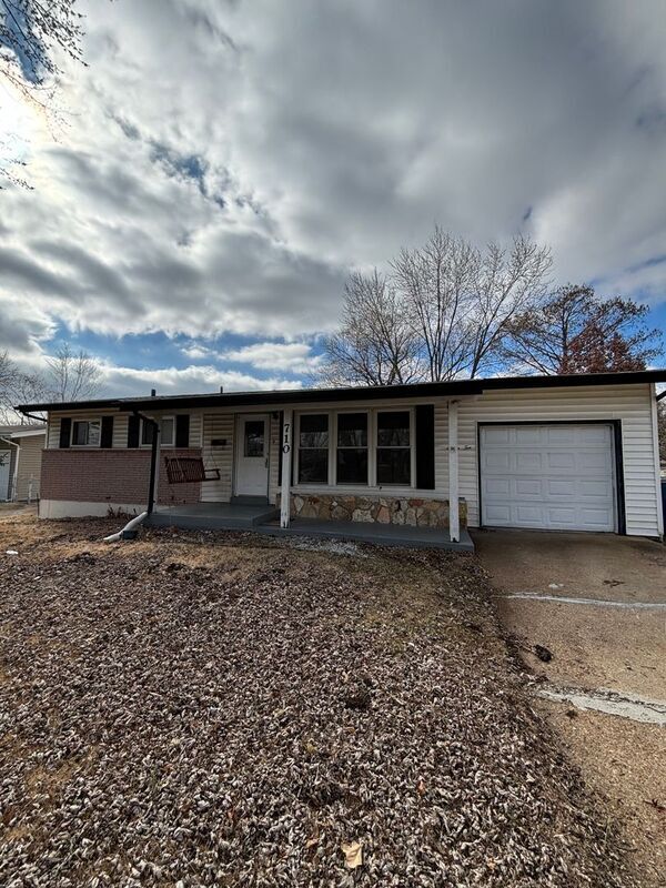 Primary Photo - 710 Lynn Haven Ln