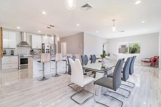 Foto del edificio - 1731 NE 172nd St