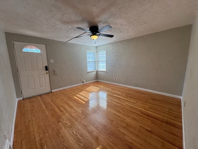 Building Photo - 6621 Marmaduke Ave