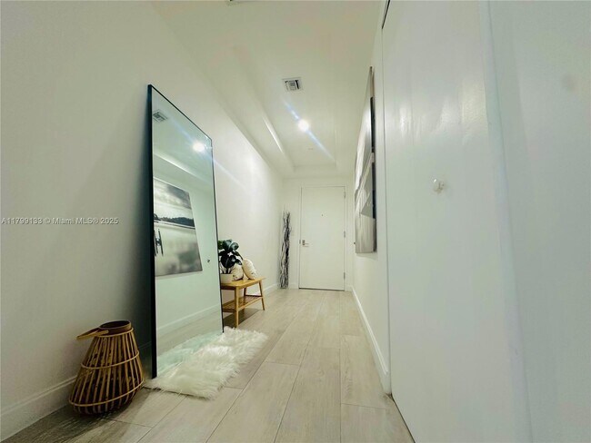 Foto del edificio - 45 SW 9th St