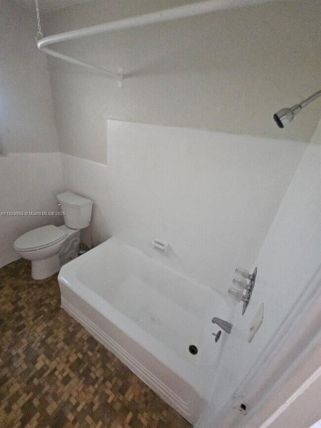 Foto del edificio - 1219 NE 6th St