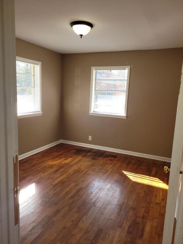 Foto del edificio - 911 Harrell Ave