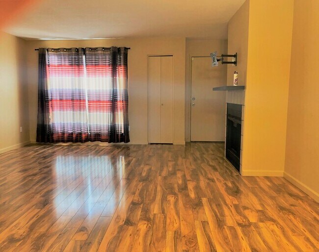Foto del edificio - Quaint condo located in the heart of Glendale