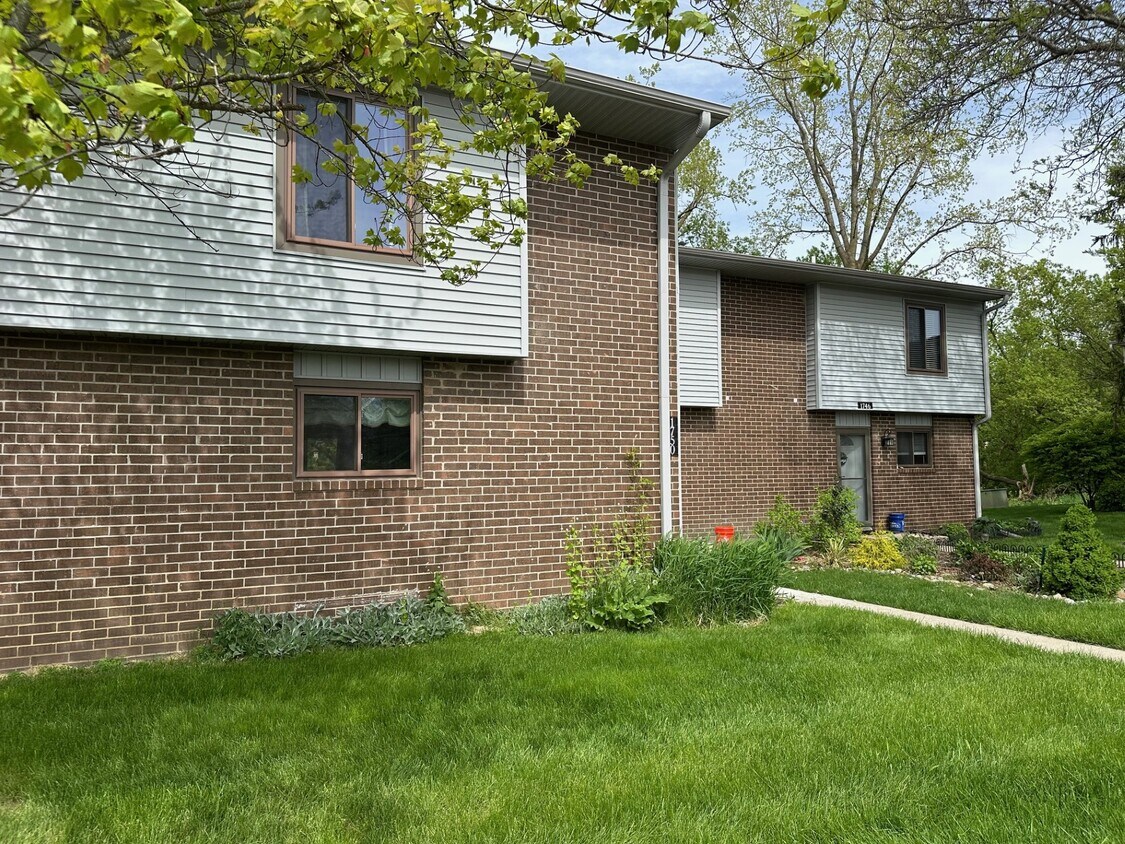 1750 Maple Rdg Unit Maple 1, Haslett, MI 48840 Condo for Rent in Haslett, MI