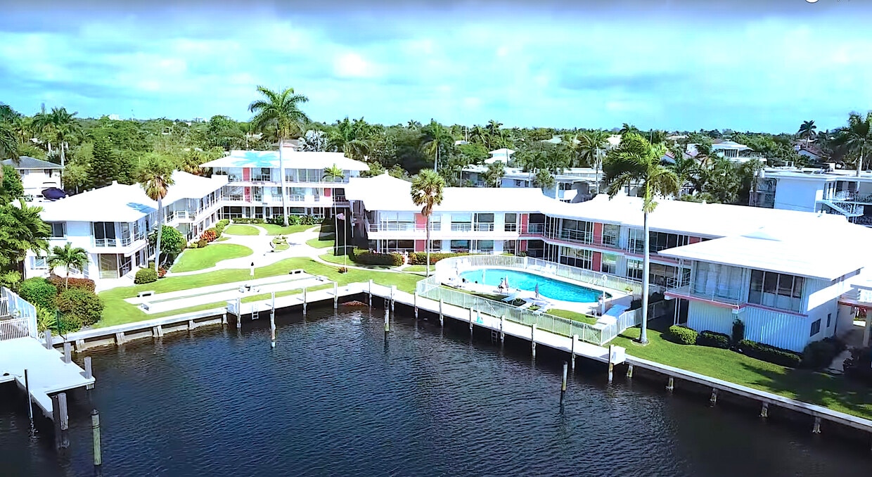 Waterfront on Coral Bay - 1124 Seminole Dr