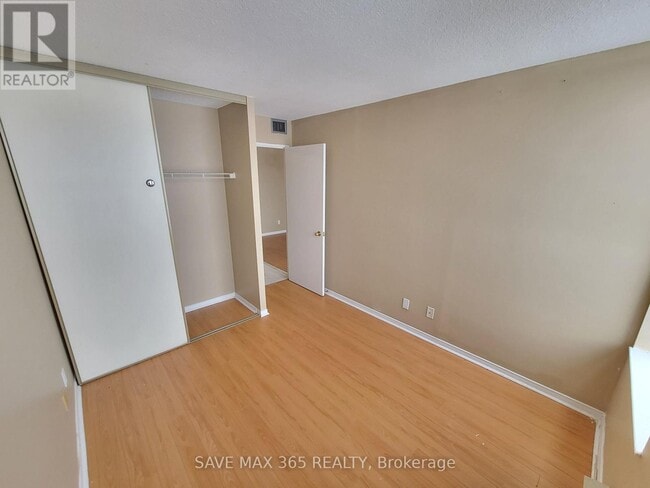 Building Photo - 330 McCowan Rd