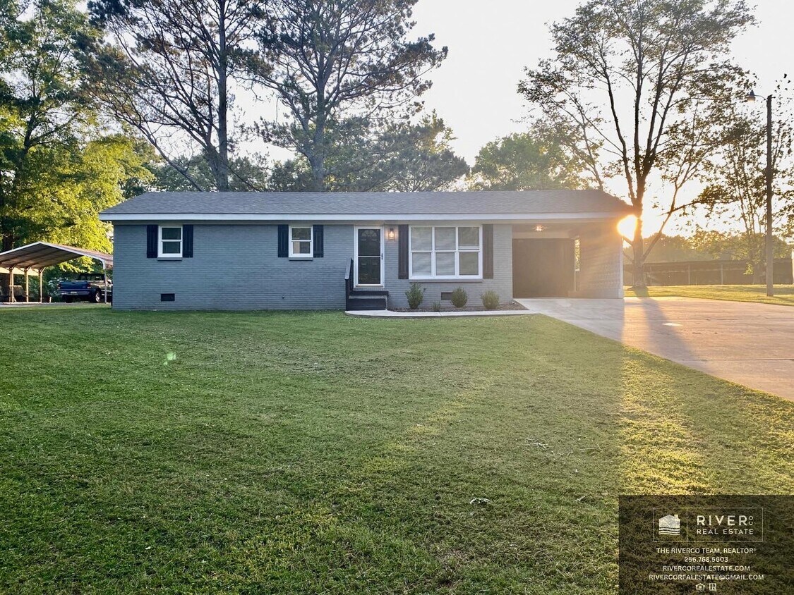 807 City Lake Dr NW, Russellville, AL 35653 House Rental in