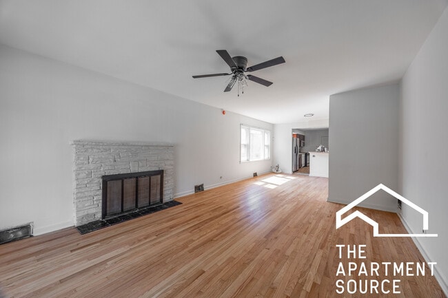 Building Photo - 1749 E 71st Pl