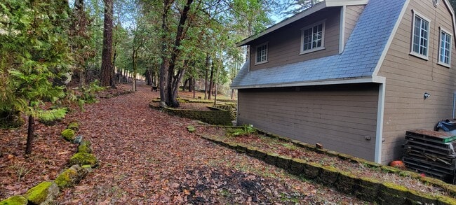 Building Photo - 3033 Granite Hill Rd