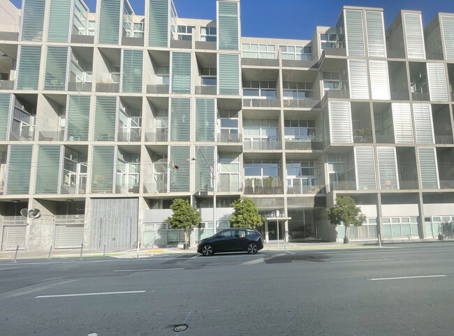 Facade - 855 Folsom St