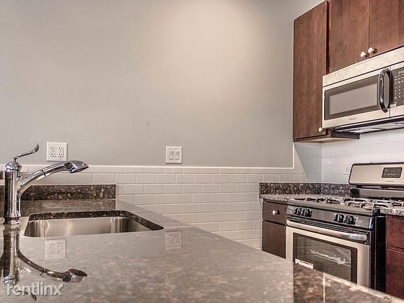 Building Photo - 3 br, 2 bath Condo - 4320 S Michigan Ave
