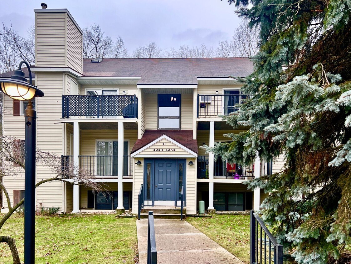 Primary Photo - Long-Term 2BR / 1.5BA Condo Rental Near Do...