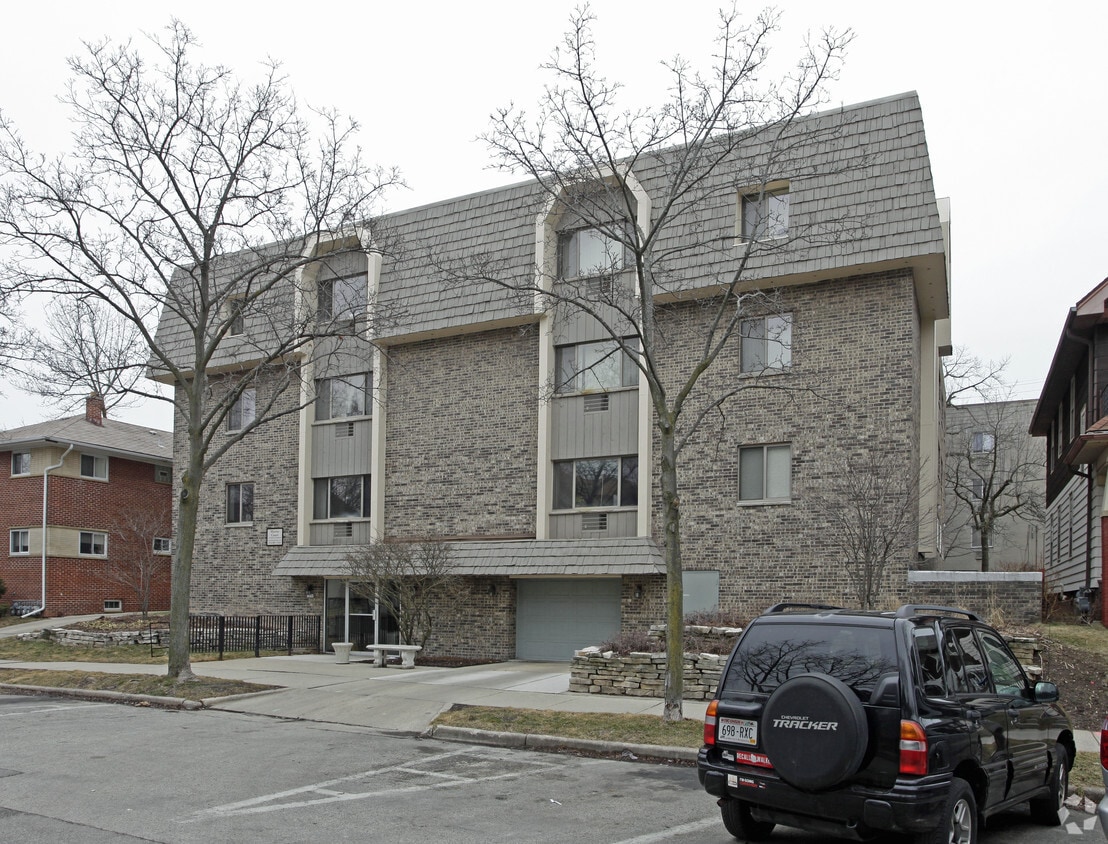 Building Photo - Murray Court Apartments