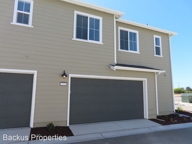 Foto del edificio - 3 br, 2.5 bath House - 2774 4th Ave.
