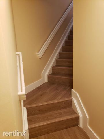 Foto del edificio - 700 Crestwood Ct S