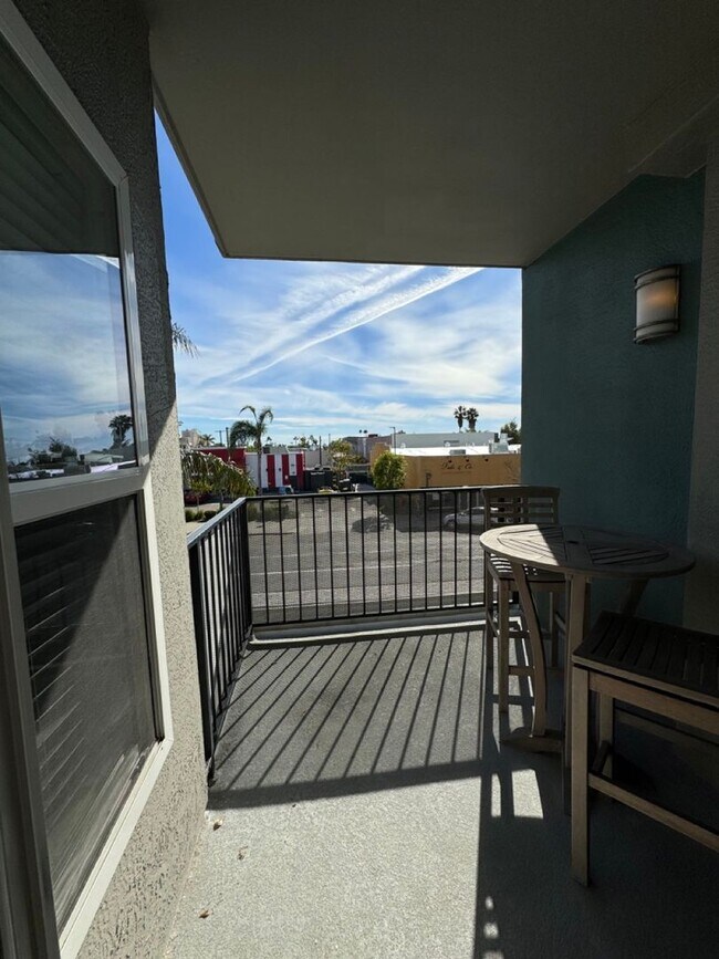 Foto del edificio - Amazing 4 Bedroom 2 Bath Condo in the heart of North Park!