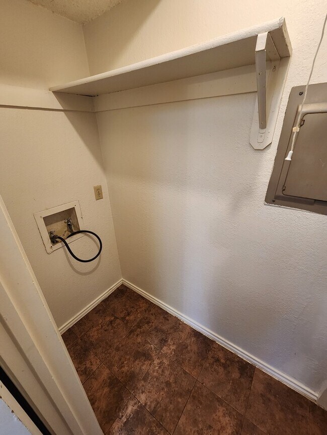 Foto del edificio - 1 bed 1 bath condo