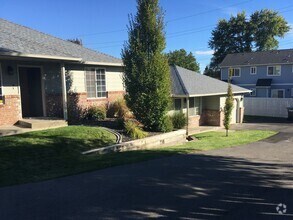 Building Photo - 904 Speyers Rd